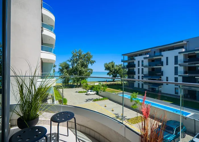 Myflat Wave Botanic Apartment